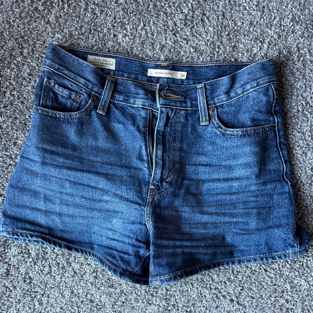 Levi’s 80s Mom Classic Blue Denim Shorts